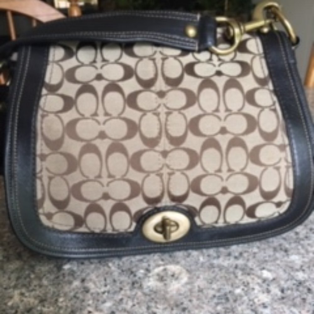 ✨sale✨Genuine Coach Signature Purse
